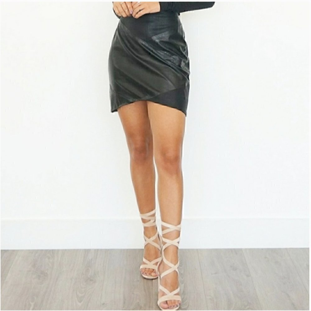 Blank NYC Sable Faux Leather Skirt in Black Size 31 NWT